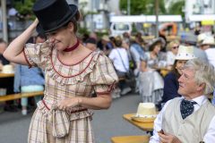 Räte in historischen Gewändern